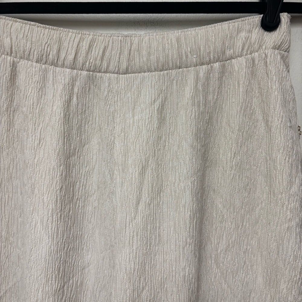 Abercrombie & Fitch Crinkle Textured Pull On Pant - Picture 5 of 10